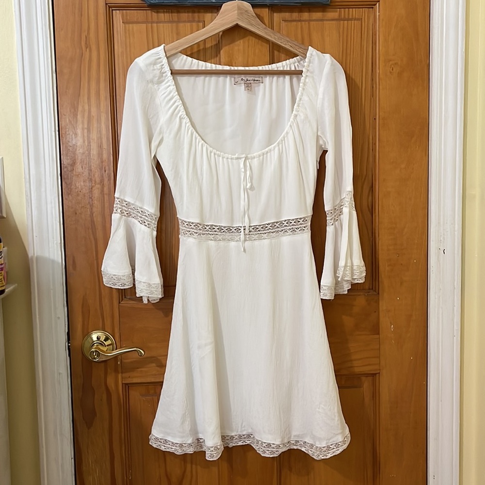 FOR LOVE & LEMONS GORGEOUS OFF WHITE
